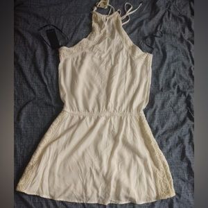 White dress, never worn M